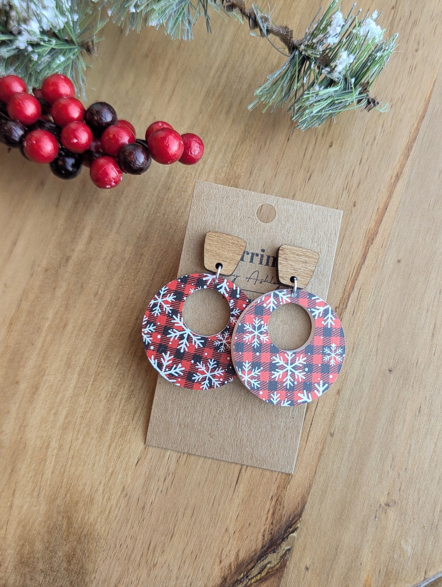Buffalo Plaid with Snowflakes Wood Stud Top