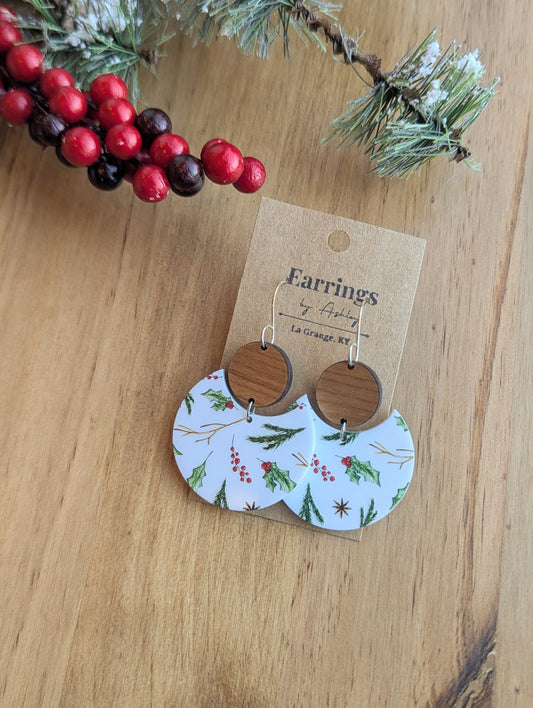 Winter Berry Circle Wood Top